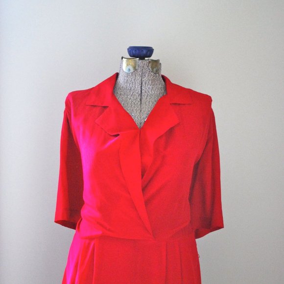 100% Silk Cherry Red Collared Dress - Picture 2 of 12